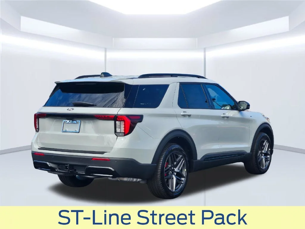 New 2027 Avalanche Gray Ford ST-Line image 22