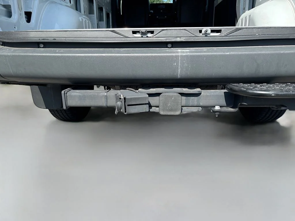 Used 2024  Mercedes-Benz Cargo 144 WB image 23