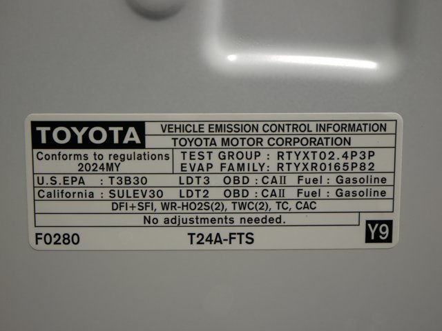 Used 2024 Wind Chill Pearl Toyota XLE image 34