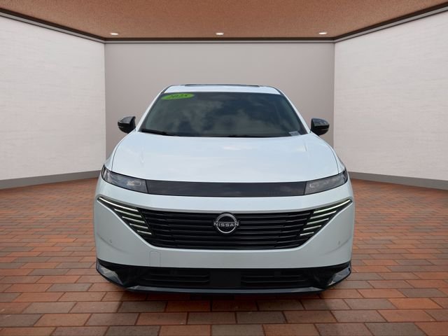 Used 2025 White Pearl Nissan Platinum image 33