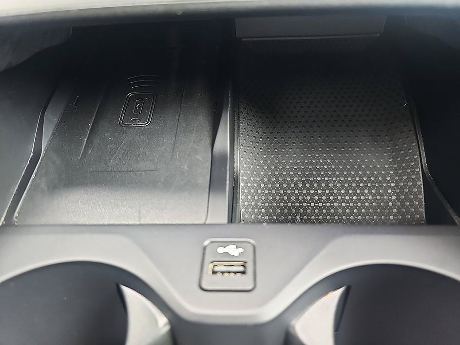 Used 2021 Black Sapphire Metallic BMW M50i image 27