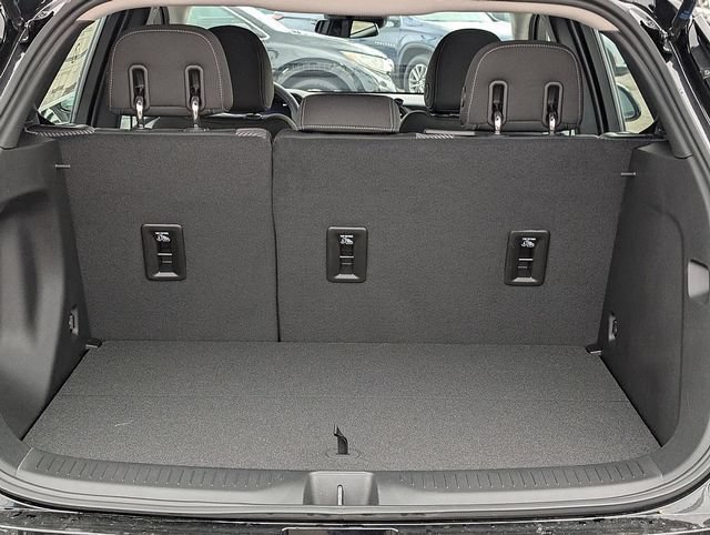 2027 Chevrolet Bolt LT - Photo 8