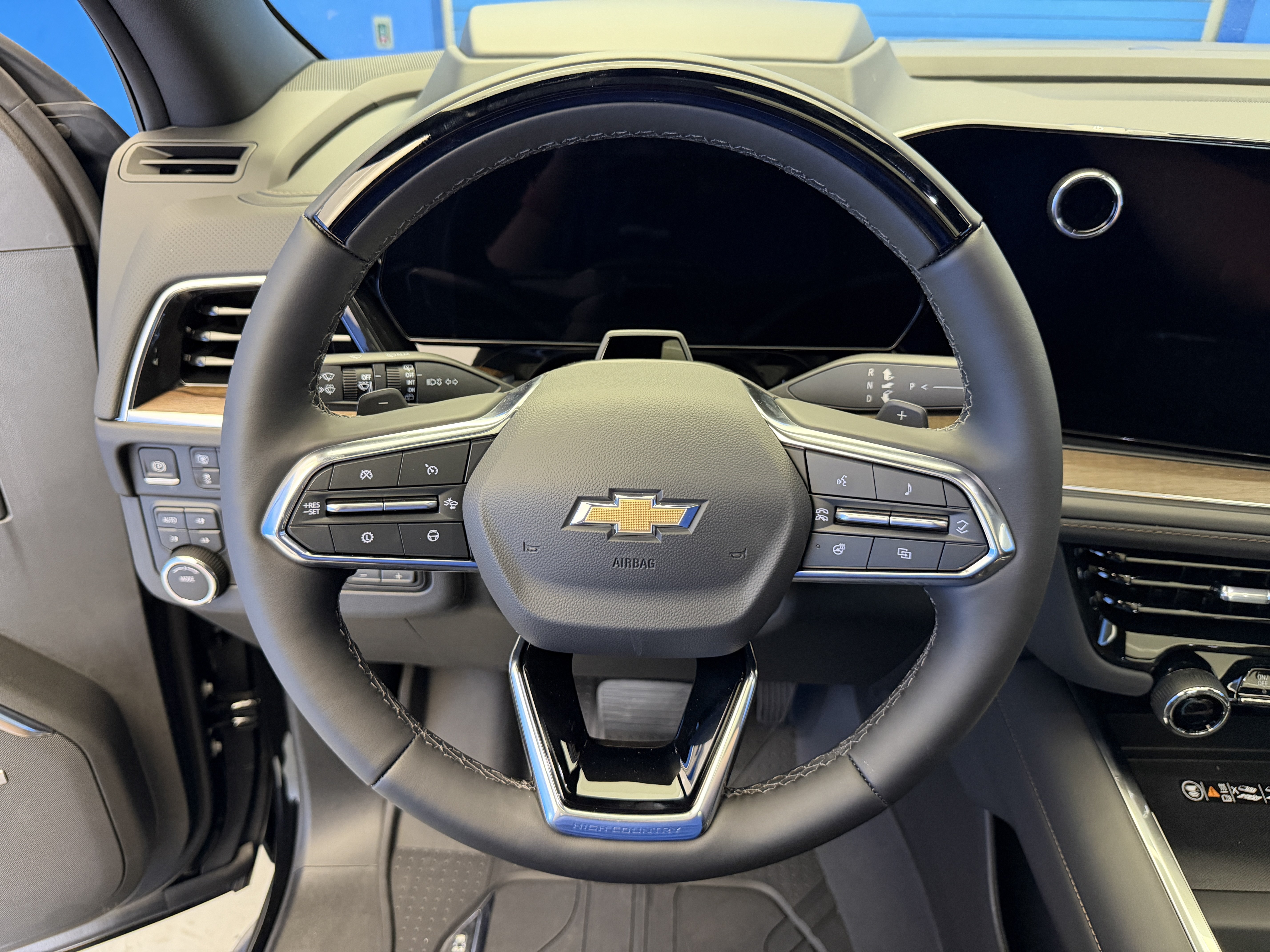 2026 Chevrolet Suburban High Country - Photo 17