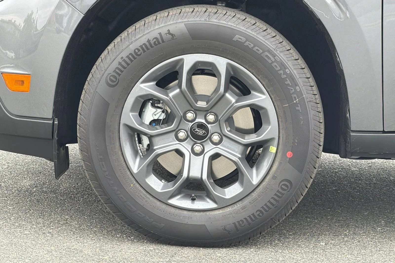 New 2026 Carbonized Gray Metallic Ford XLT image 28