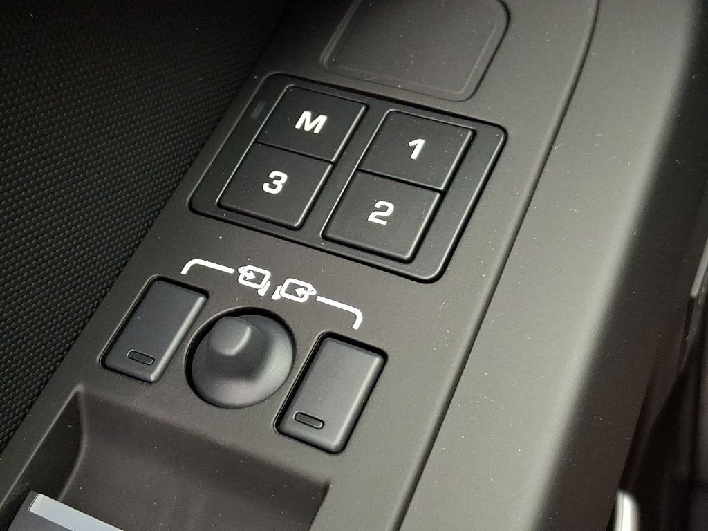New 2026 Borasco Grey LAND ROVER X-Dynamic SE image 19