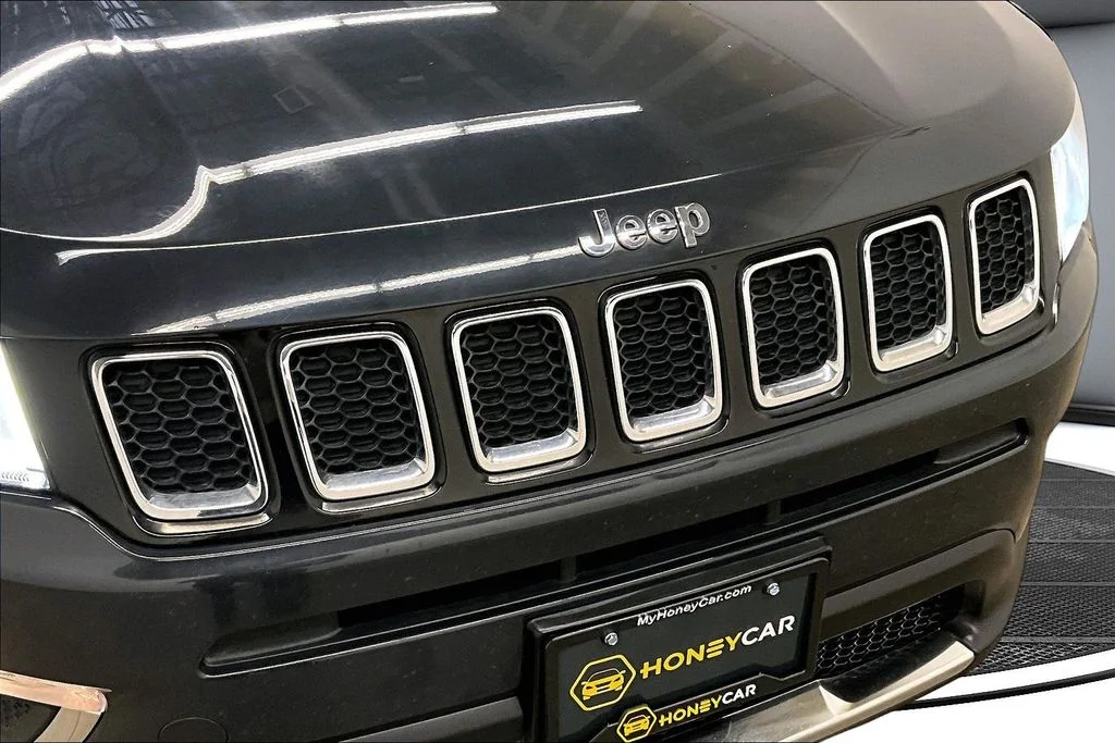 Used 2018 Black Jeep Limited image 31