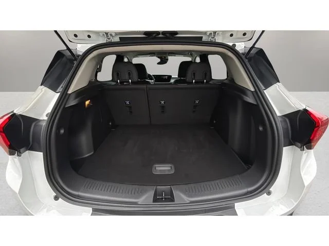 Used 2025 Summit White Buick Preferred image 31