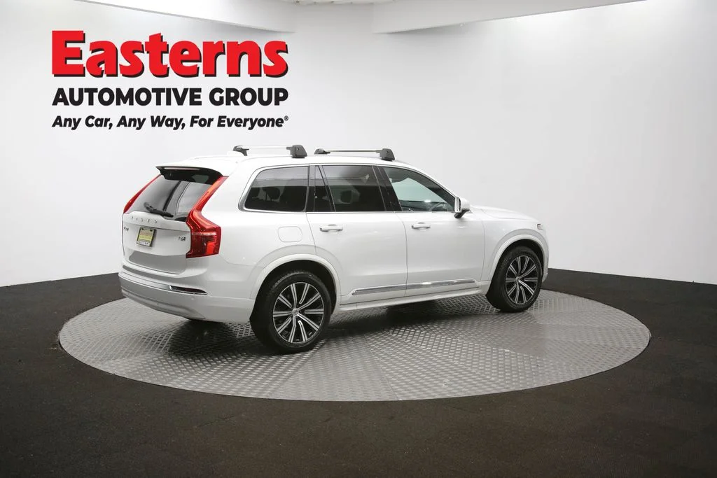 Used 2022 White Volvo T6 Inscription image 43