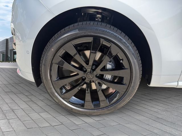 New 2026 Fuji White Land Rover Dynamic SE image 9