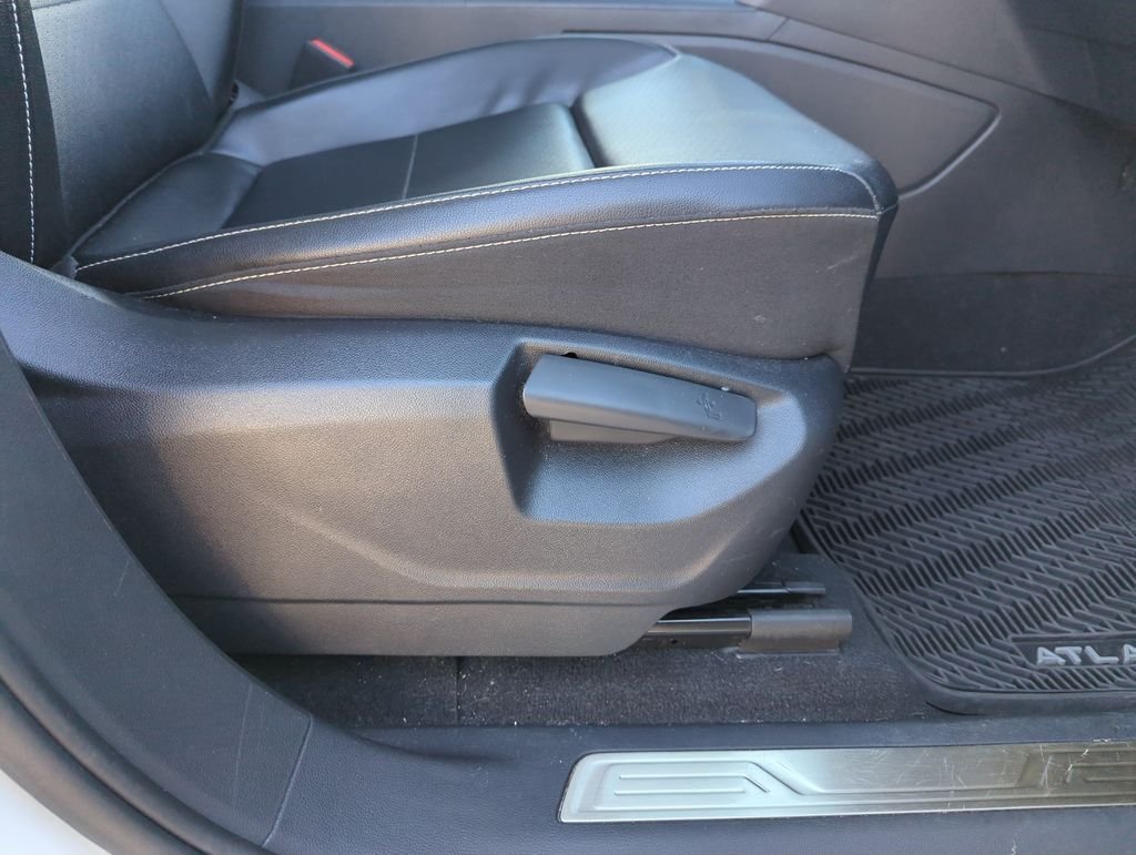 Used 2022  Volkswagen 3.6L V6 SE w/Technology image 39