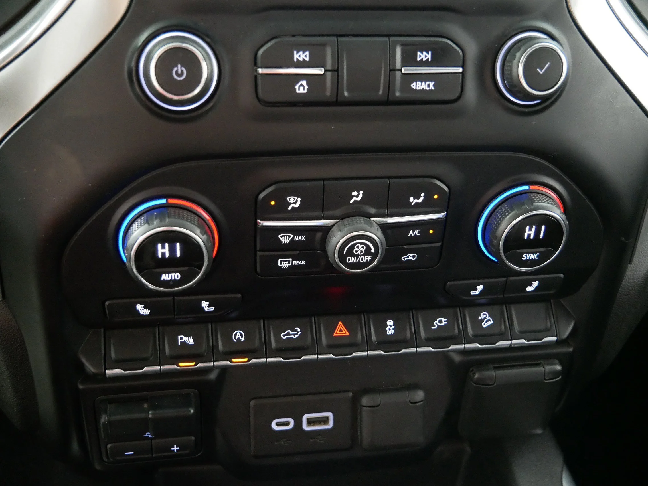 2020 Chevrolet Silverado 1500 RST - Photo 23