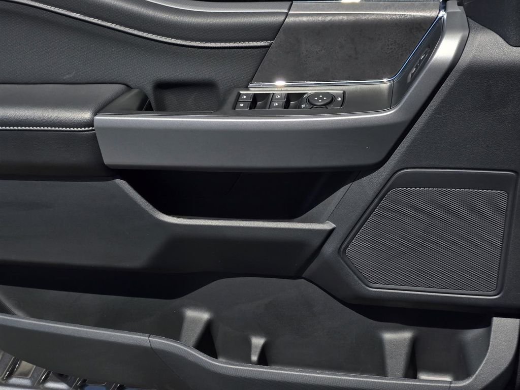 New 2026 Carbonized Gray Metallic Ford XLT image 10