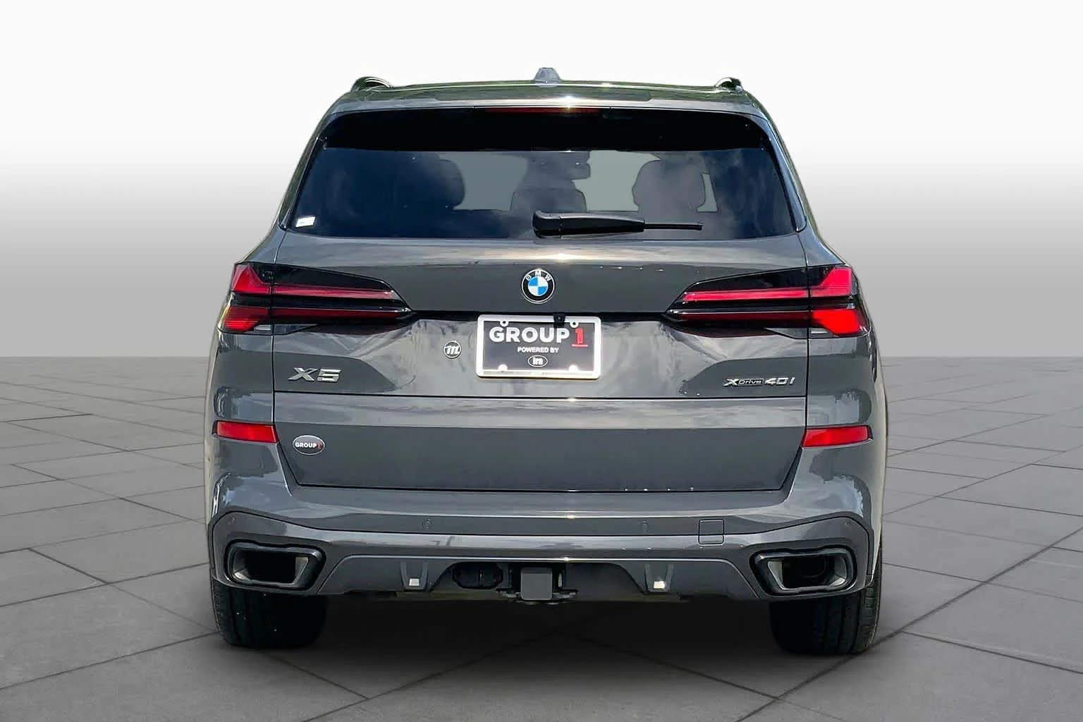 Used 2024 Gray Metallic BMW xDrive40i image 5