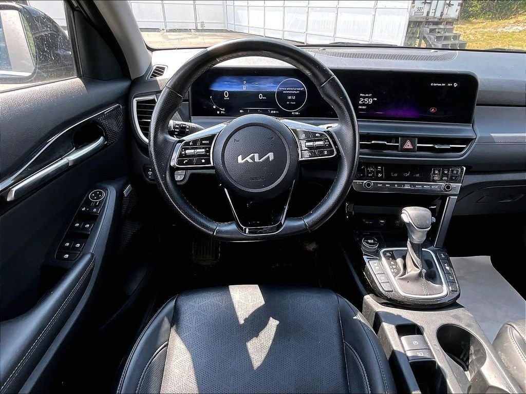 Used 2024 Fusion Black Kia SX image 17