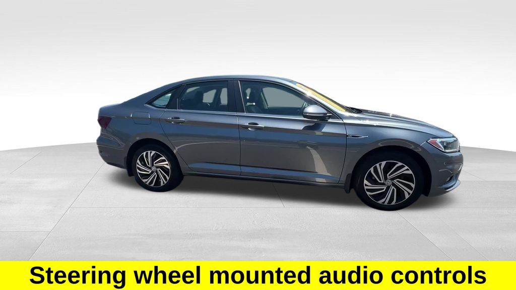 Used 2020 Gray Volkswagen SEL Premium image 13