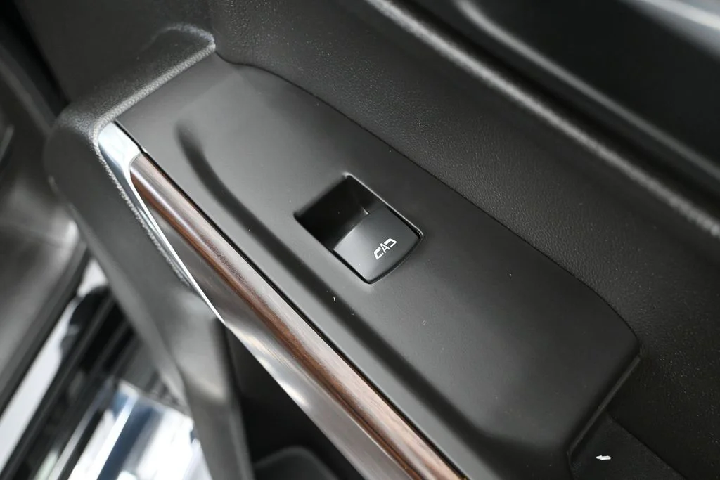 Used 2020 Black GMC SLT image 48
