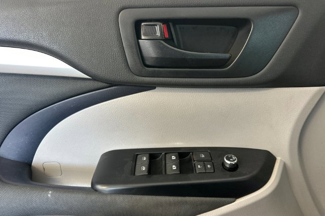 Certified Used 2019 Silver Toyota LE image 14