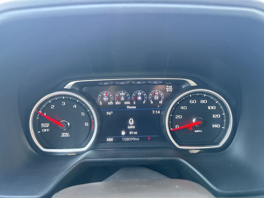 Used 2021 White Chevrolet Z71 image 15
