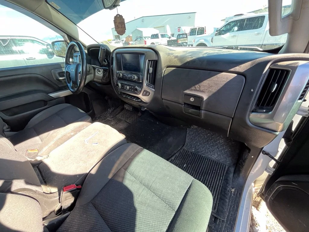 Used 2016 White Chevrolet LT image 18
