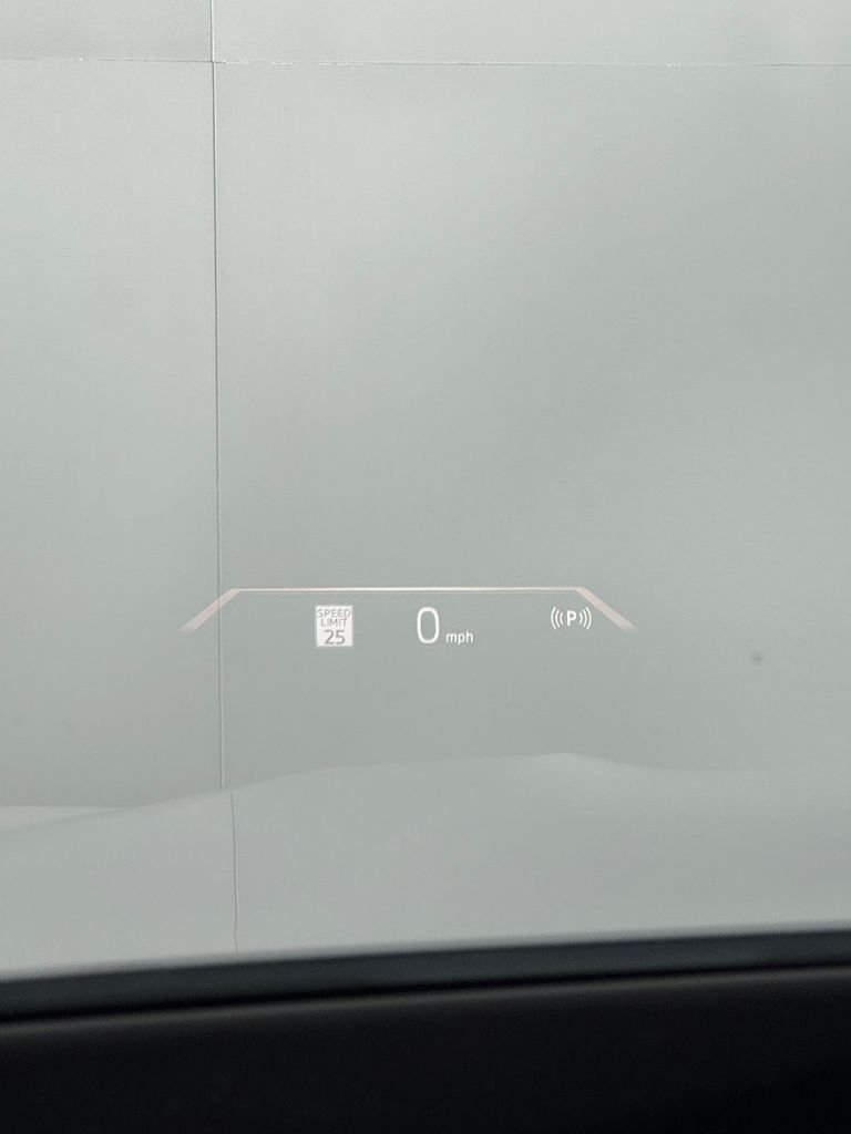 Used 2023 White Metallic BMW xDrive40i image 39