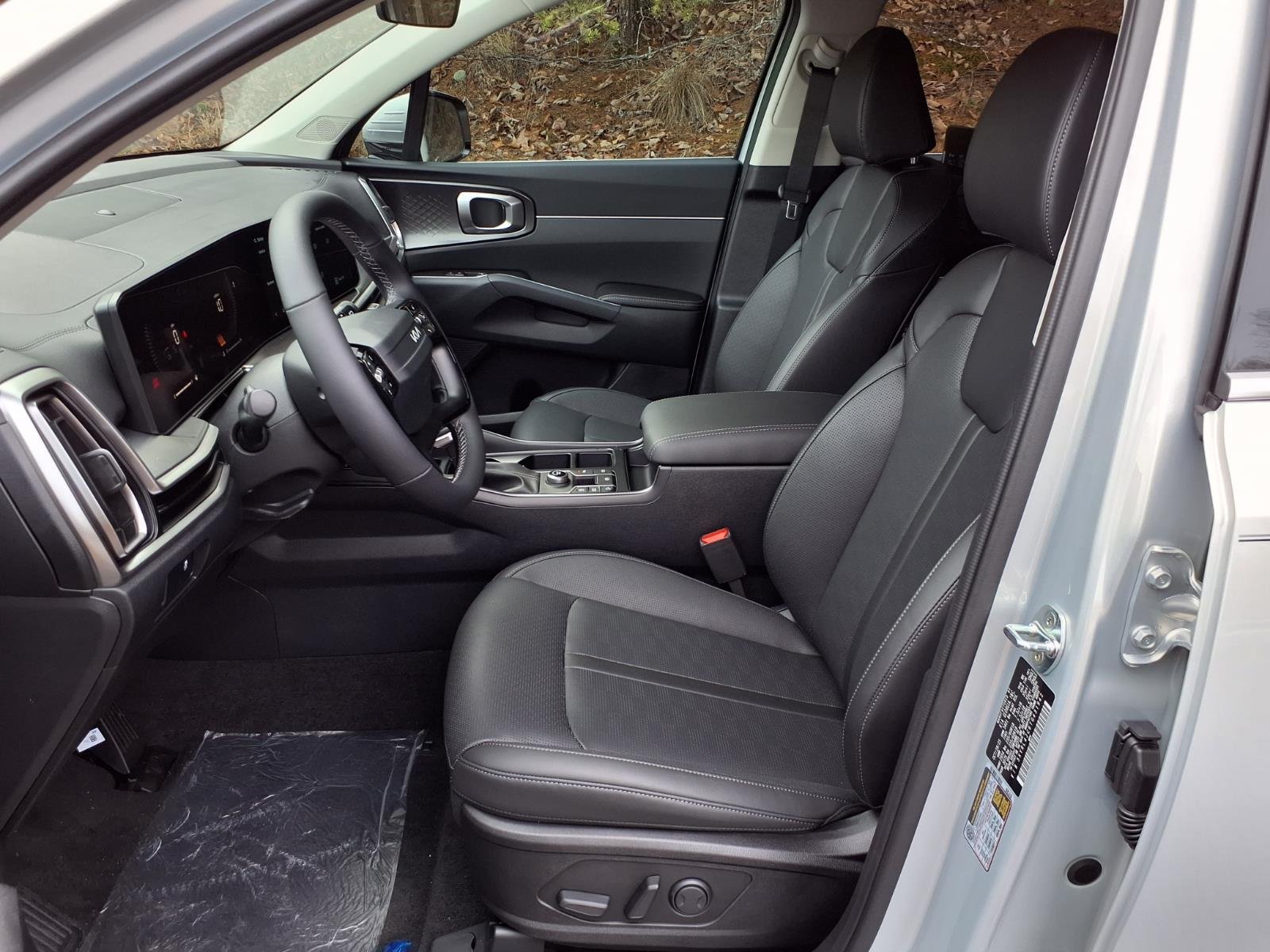 New 2026 Ivory Silver Kia S image 5