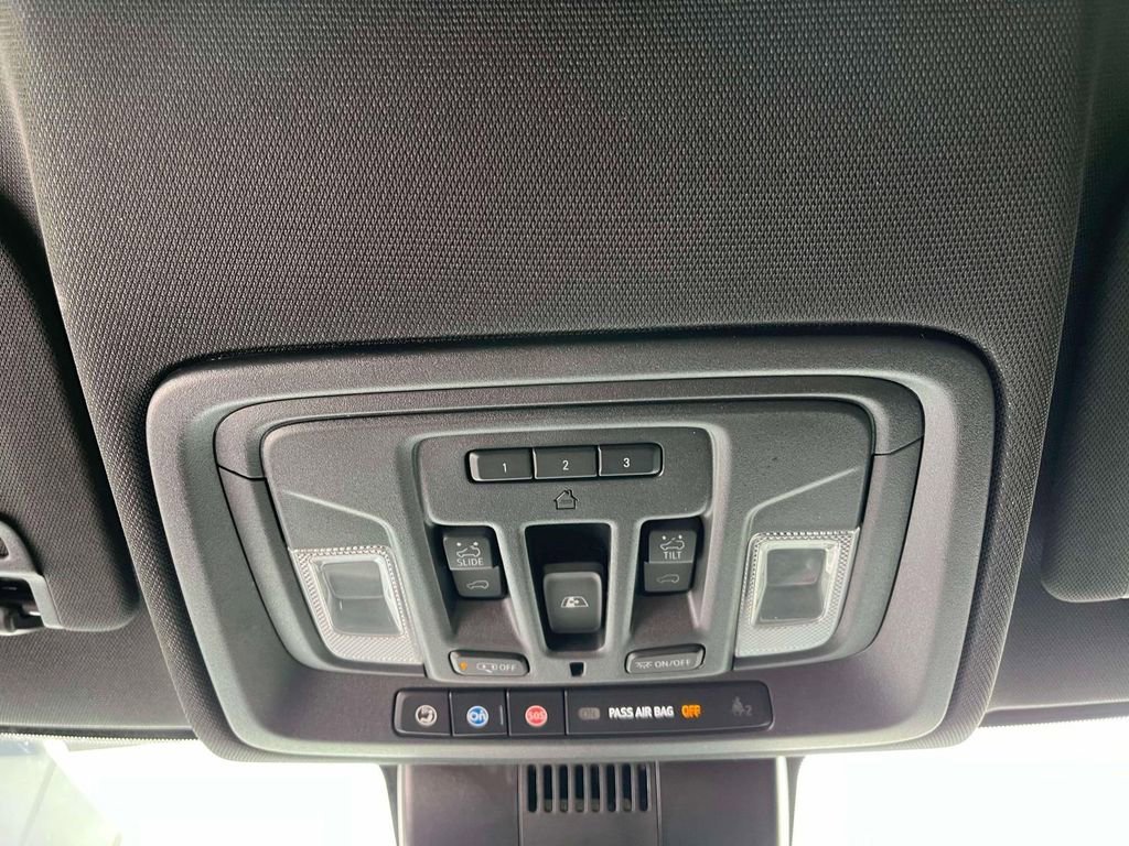 Used 2024 Sterling Metallic GMC AT4 image 34