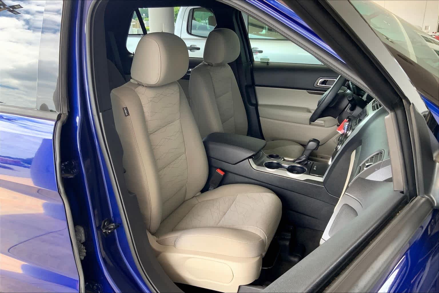 Used 2015 Deep Impact Blue Metallic Ford Base image 9