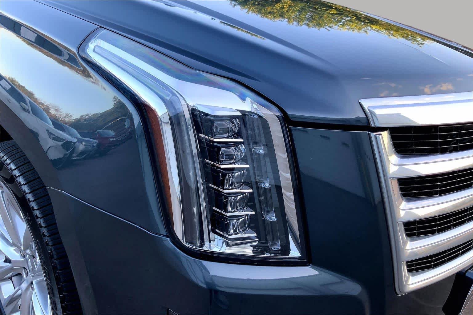 Used 2020 Shadow Metallic Cadillac Premium Luxury image 26