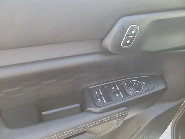 New 2026 Oxford White Ford XLT image 17