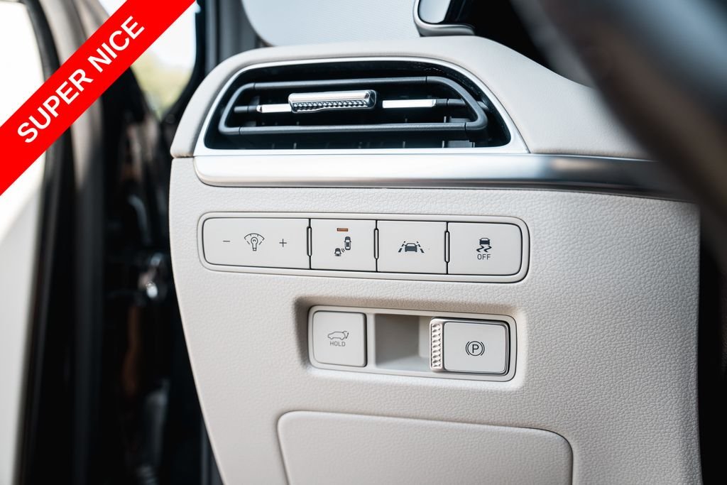 Used 2021 Black Hyundai Calligraphy image 14