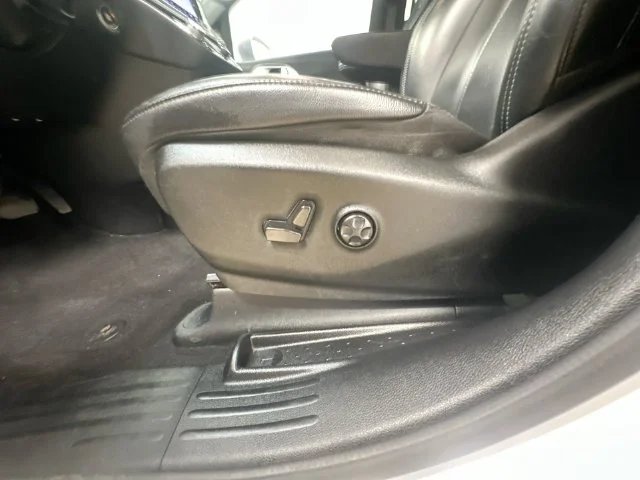 Used 2022 White Chrysler Touring L image 16