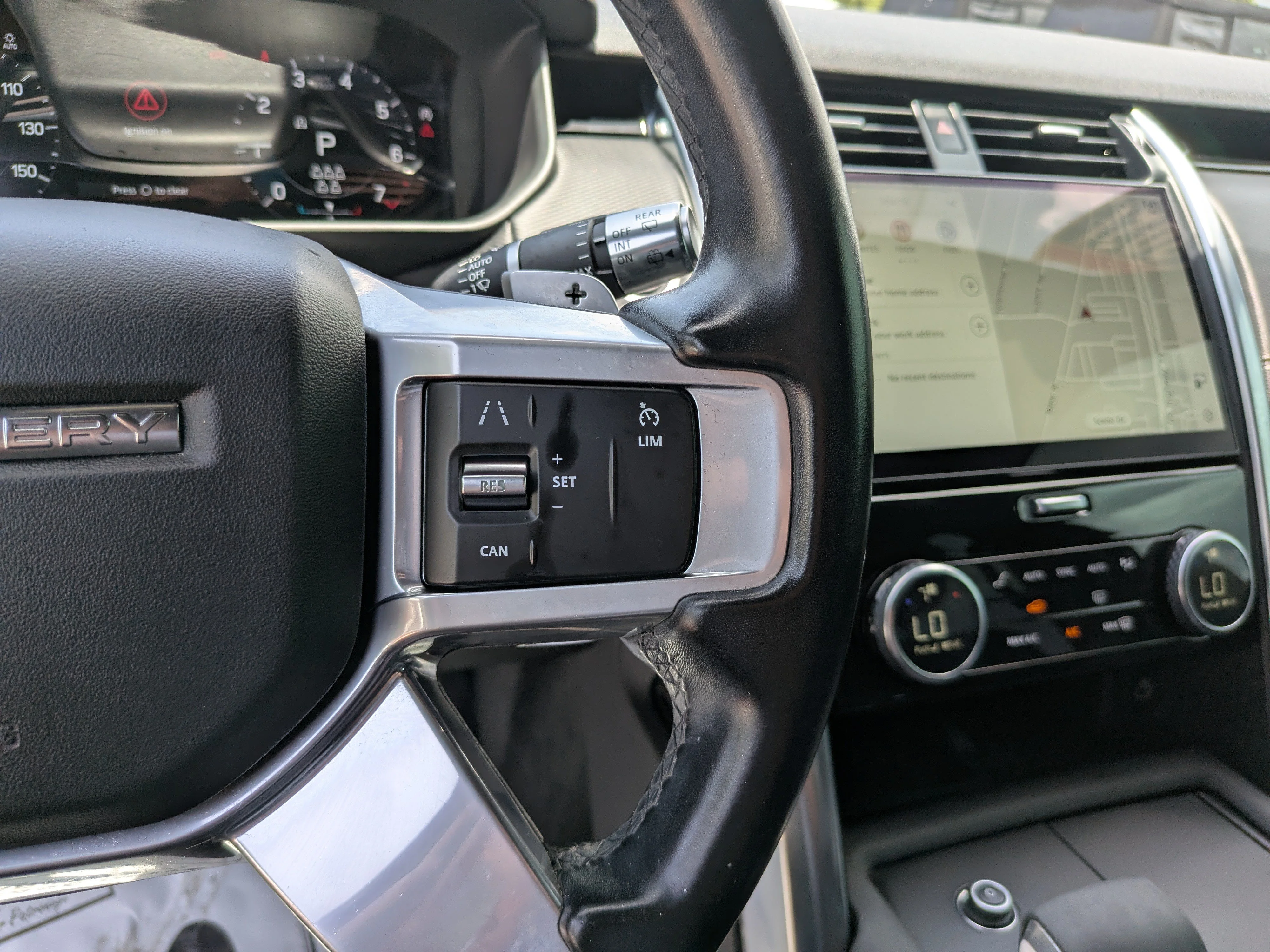 Used 2021 Fuji White Land Rover S R-Dynamic image 37