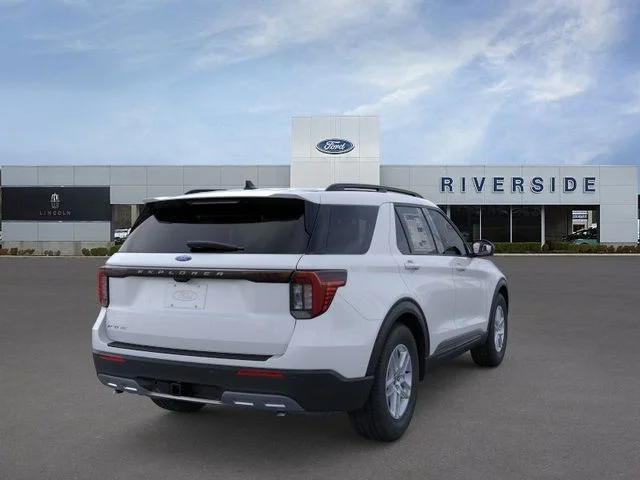 New 2026 Space White Metallic Ford Active image 8
