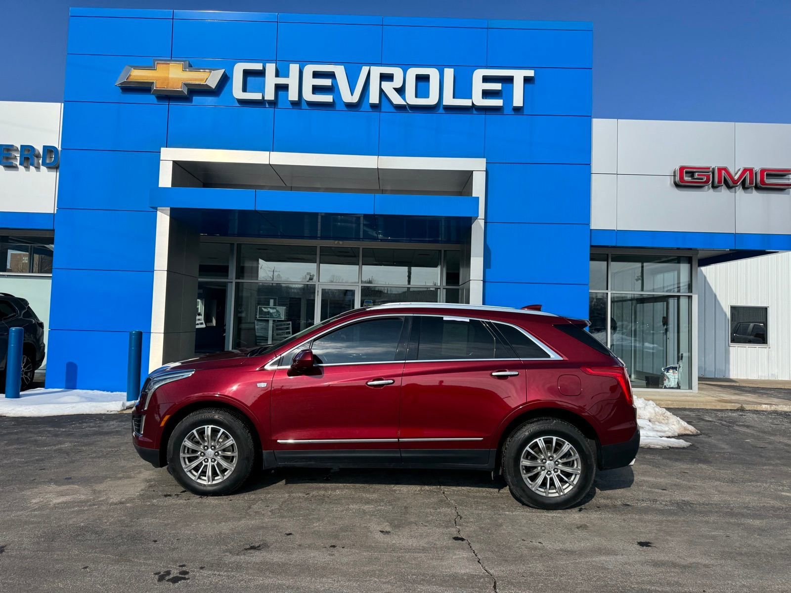 Used 2017 Cadillac XT5 Luxury with VIN 1GYKNBRSXHZ254519 for sale in Wabash, IN