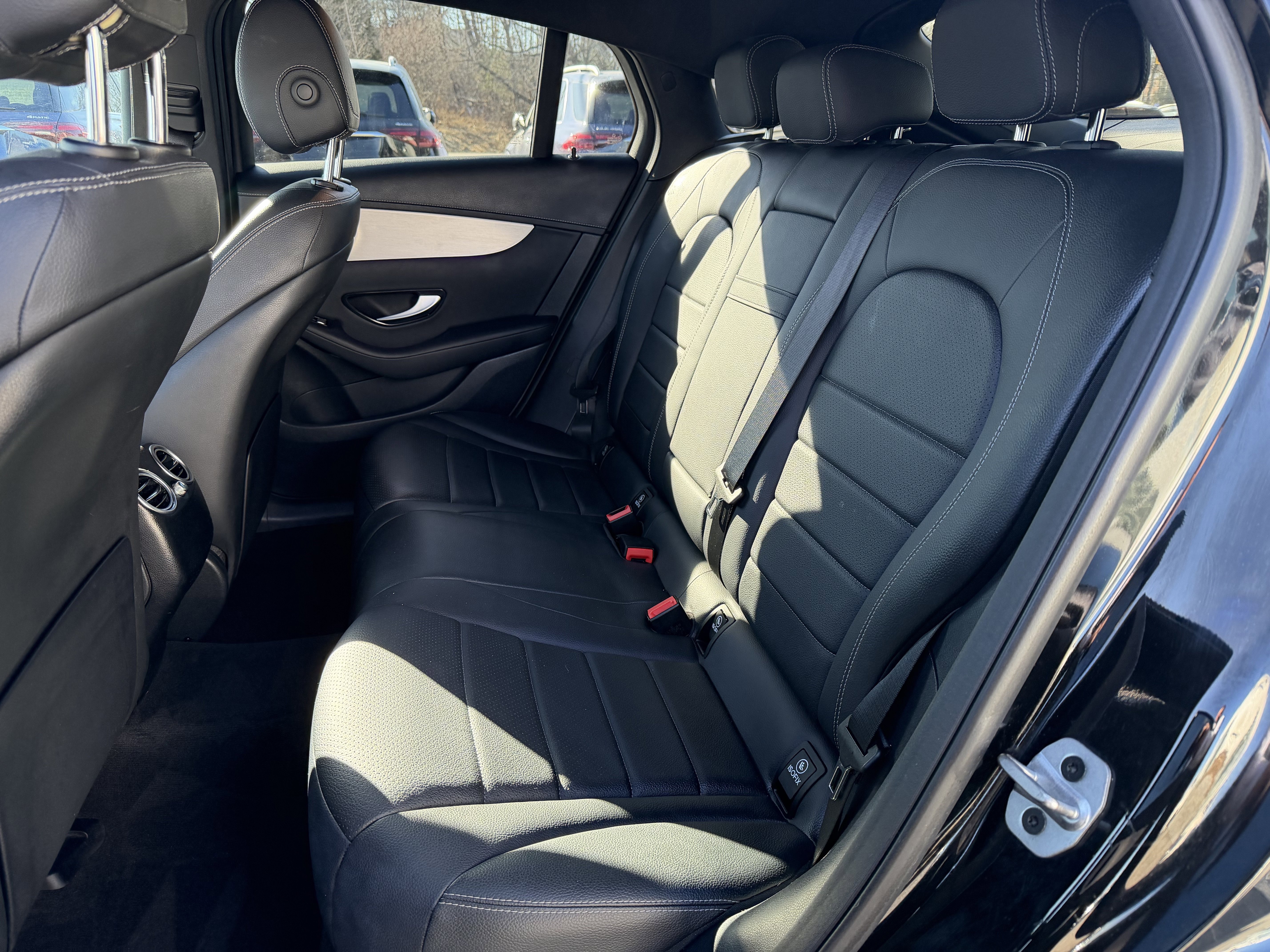 Used 2022 Black Mercedes-Benz GLC 300 image 9