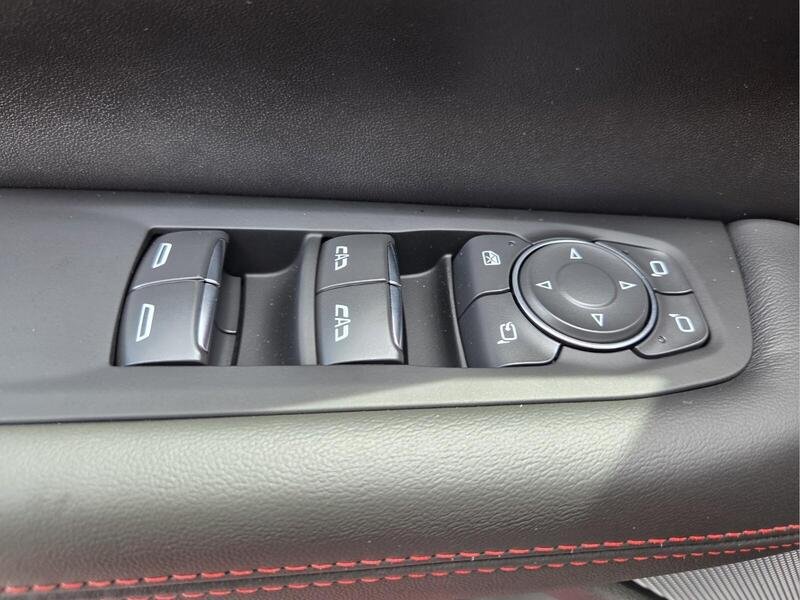 Used 2026 Volcanic Red GMC 4WD 4DR AT4 ULTIMATE image 26