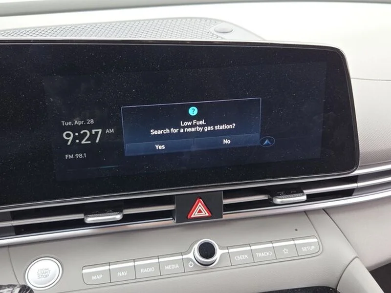 Used 2025 Gray Hyundai SEL Convenience image 21