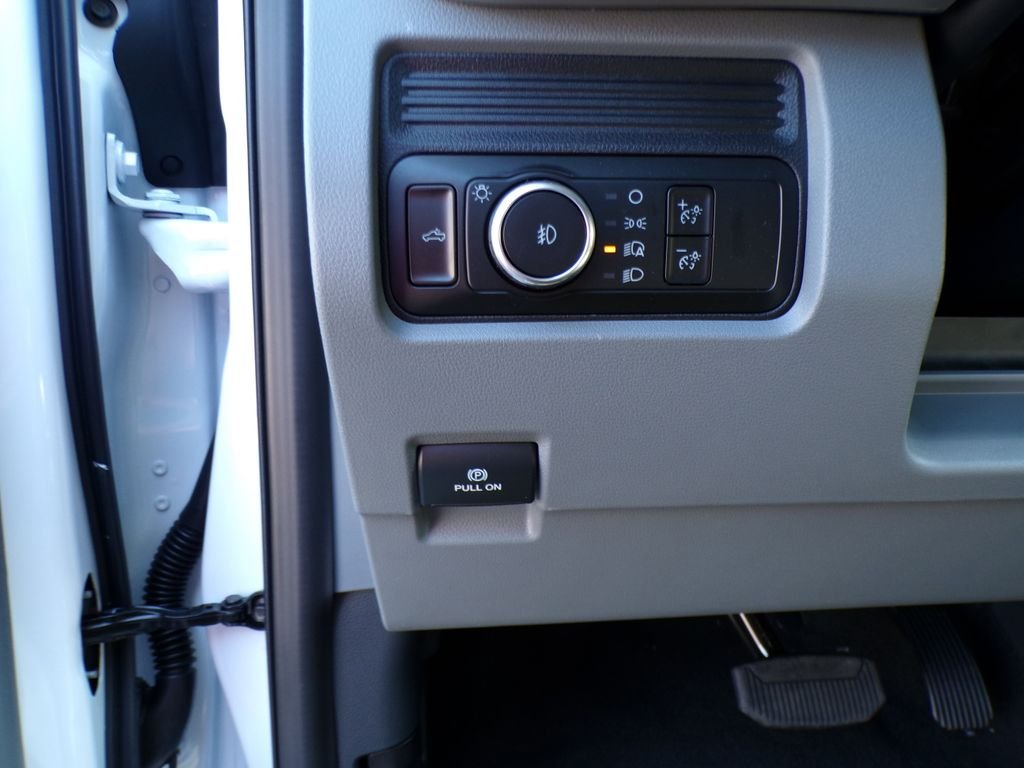 New 2026 Oxford White Ford F-250® XL image 15