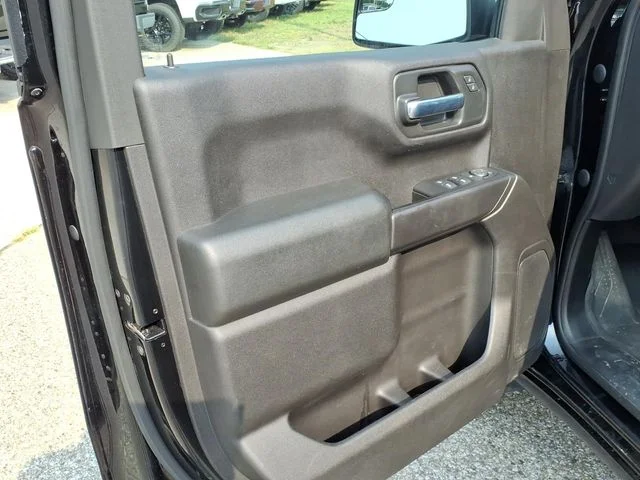 Used 2020 Black Chevrolet Custom image 19