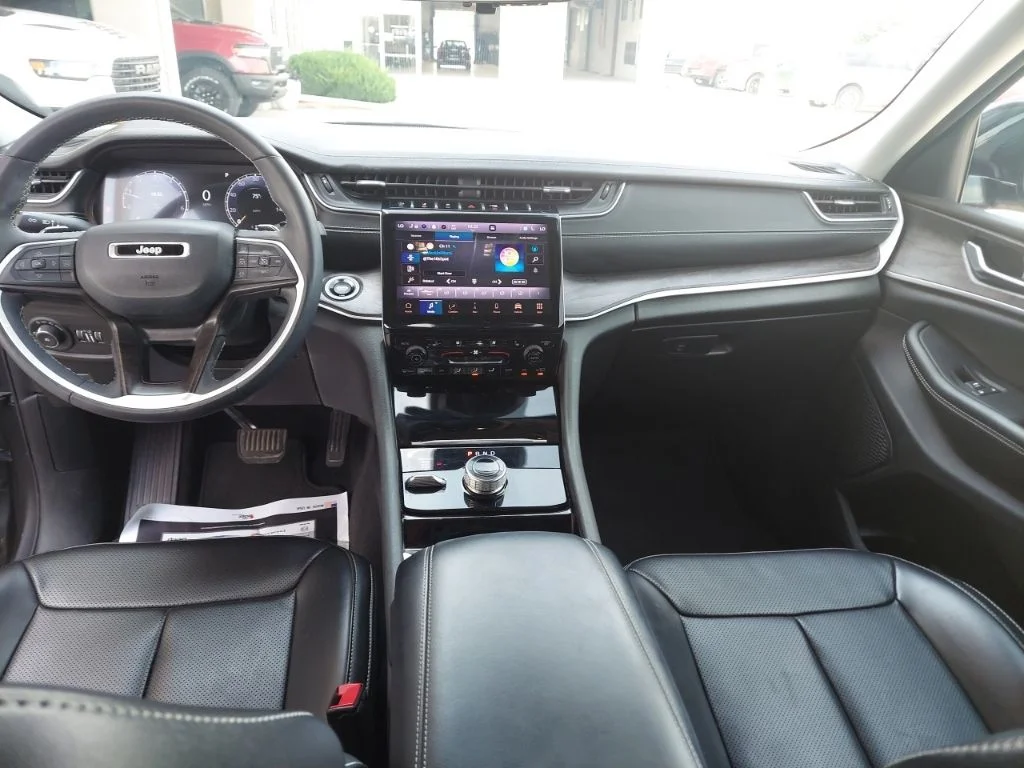 Used 2023 Gray Jeep Limited image 18