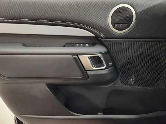 2026 Land Rover Discovery Gemini Edition - Photo 23