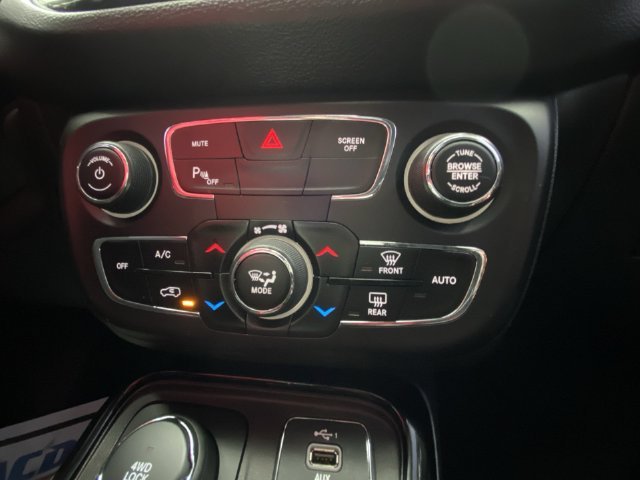 Used 2019 Gray Jeep Limited 4x4 image 18