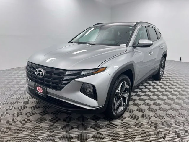 Used 2023 Silver Hyundai SEL image 2