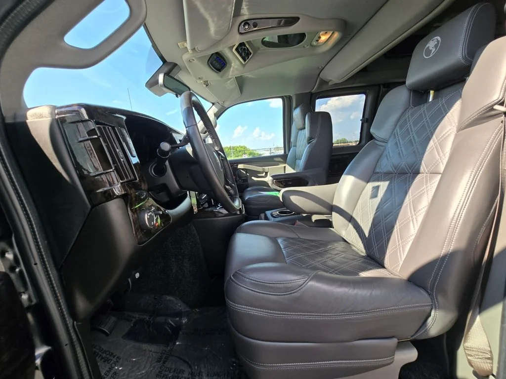 Used 2022 Black Chevrolet Explorer Limited SE image 15