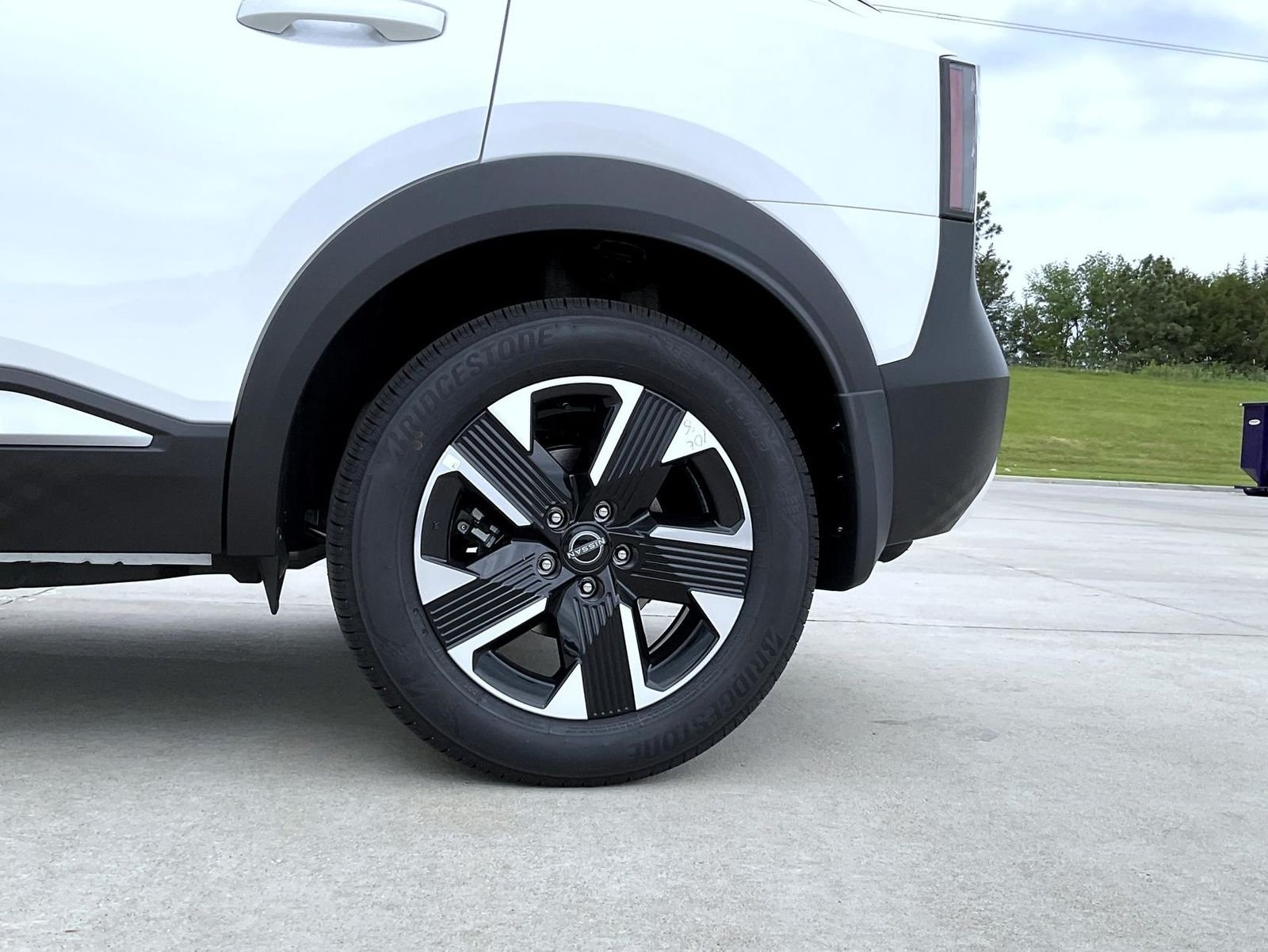 New 2026 Aspen White Nissan SV image 23
