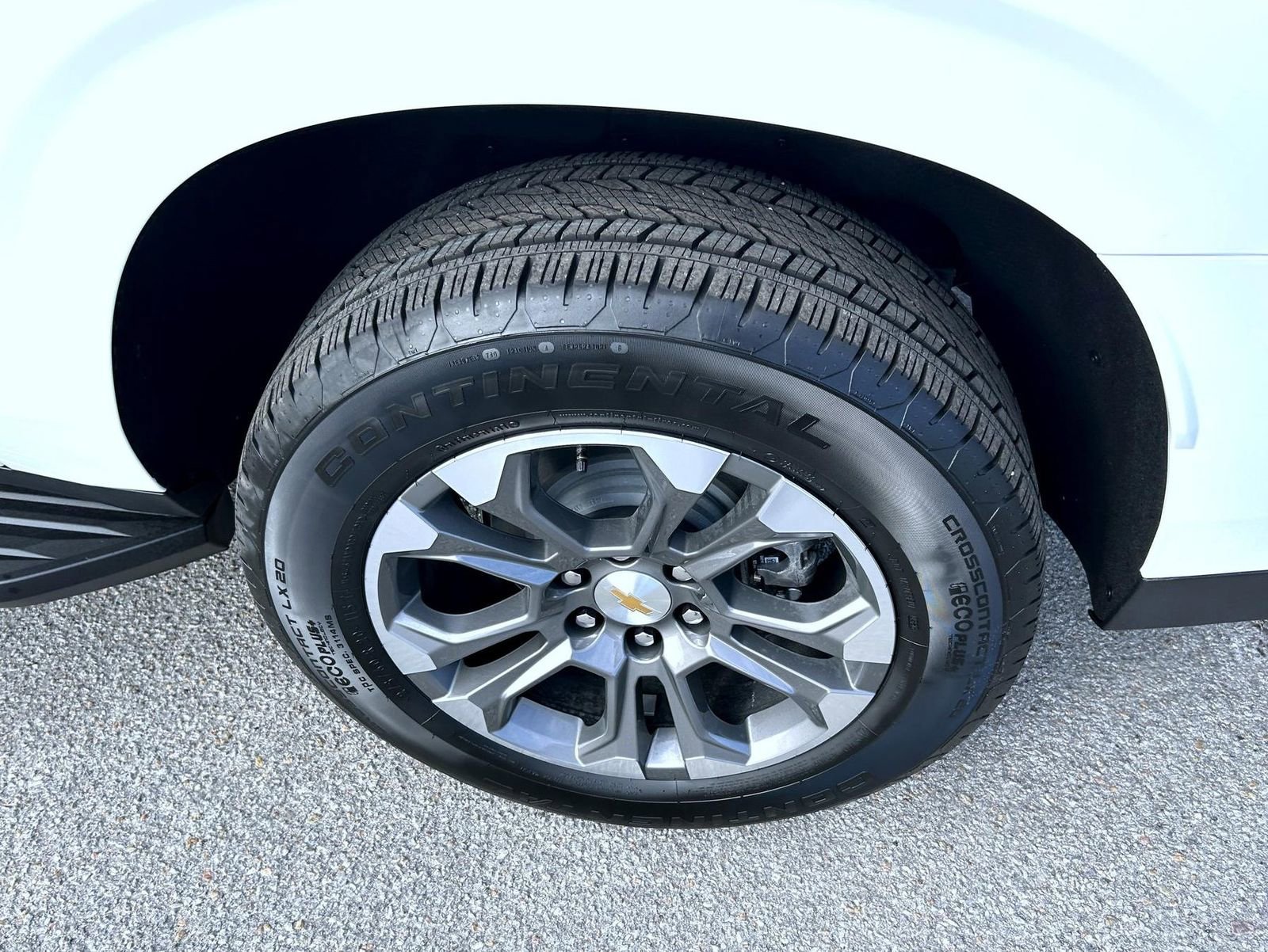 2026 Chevrolet Suburban LT - Photo 24