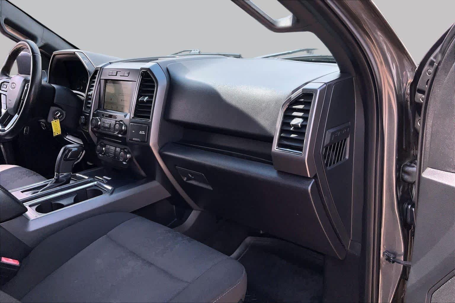 Used 2018 Magnetic Metallic Ford XLT image 18