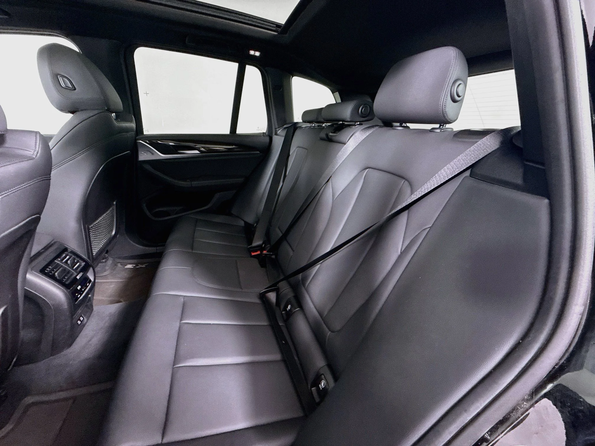 Used 2020 Jet Black BMW xDrive30i image 23