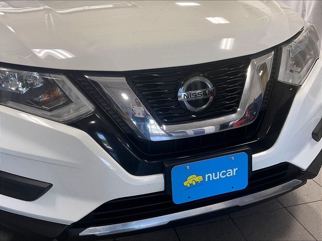 Used 2020 White Nissan S image 31