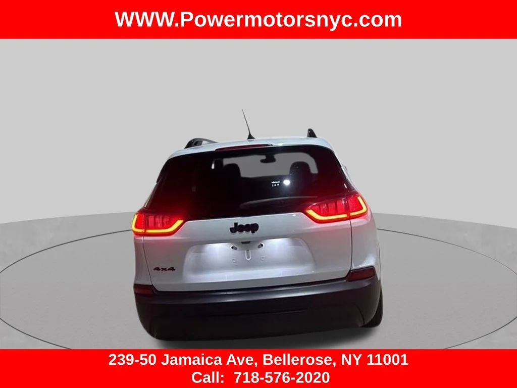 Used 2023 White Jeep Altitude image 6
